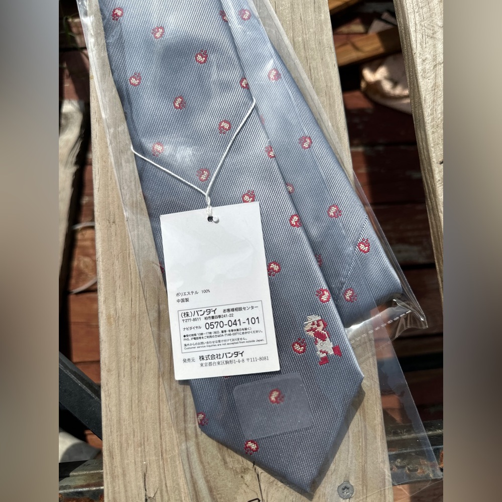 Super Mario Bros collectible tie - Picture 2 of 3